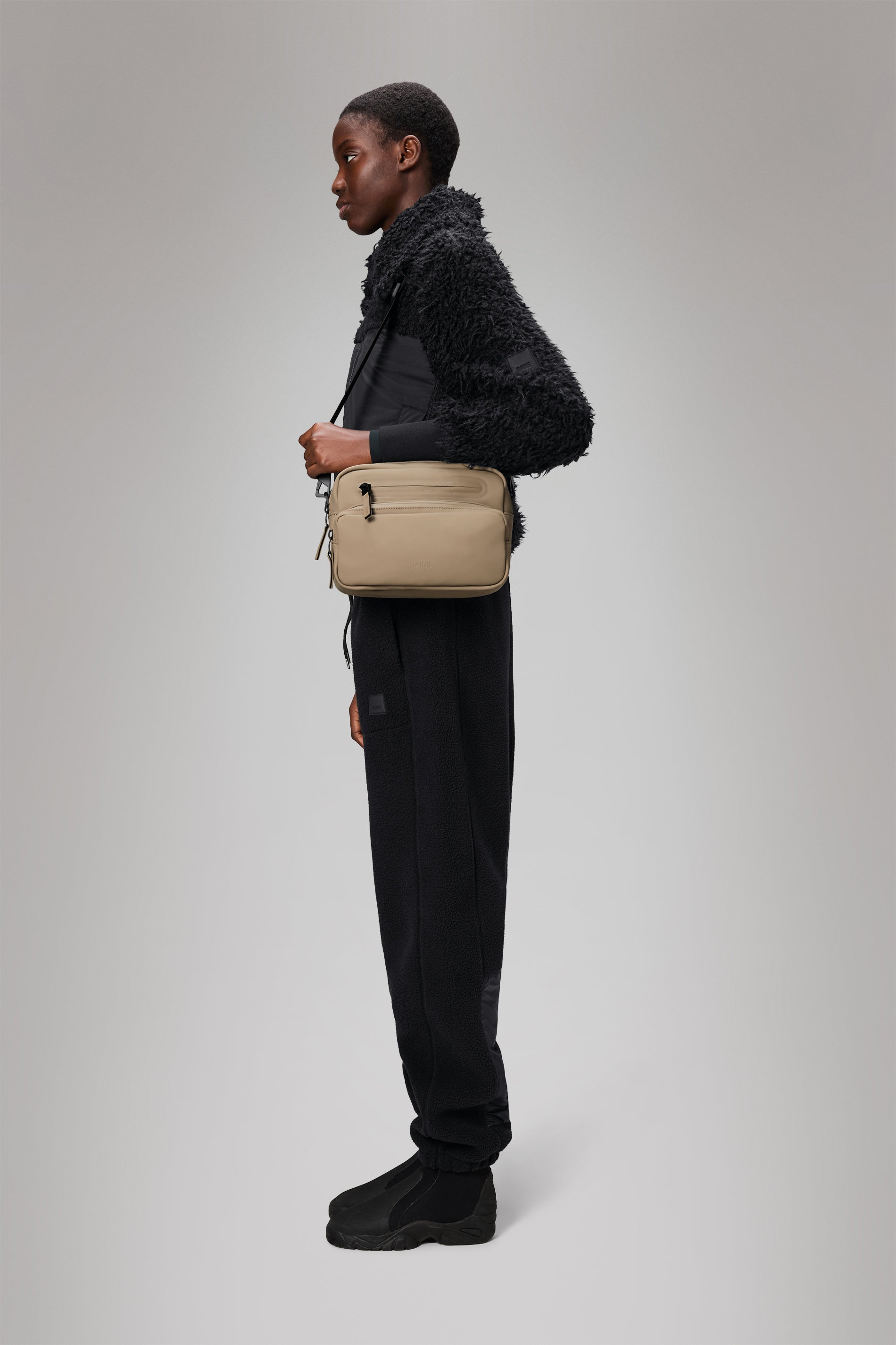 RAINS Cargo Box Bag Beige 3.60L H18 x D9 x W25 cm Crossbody
