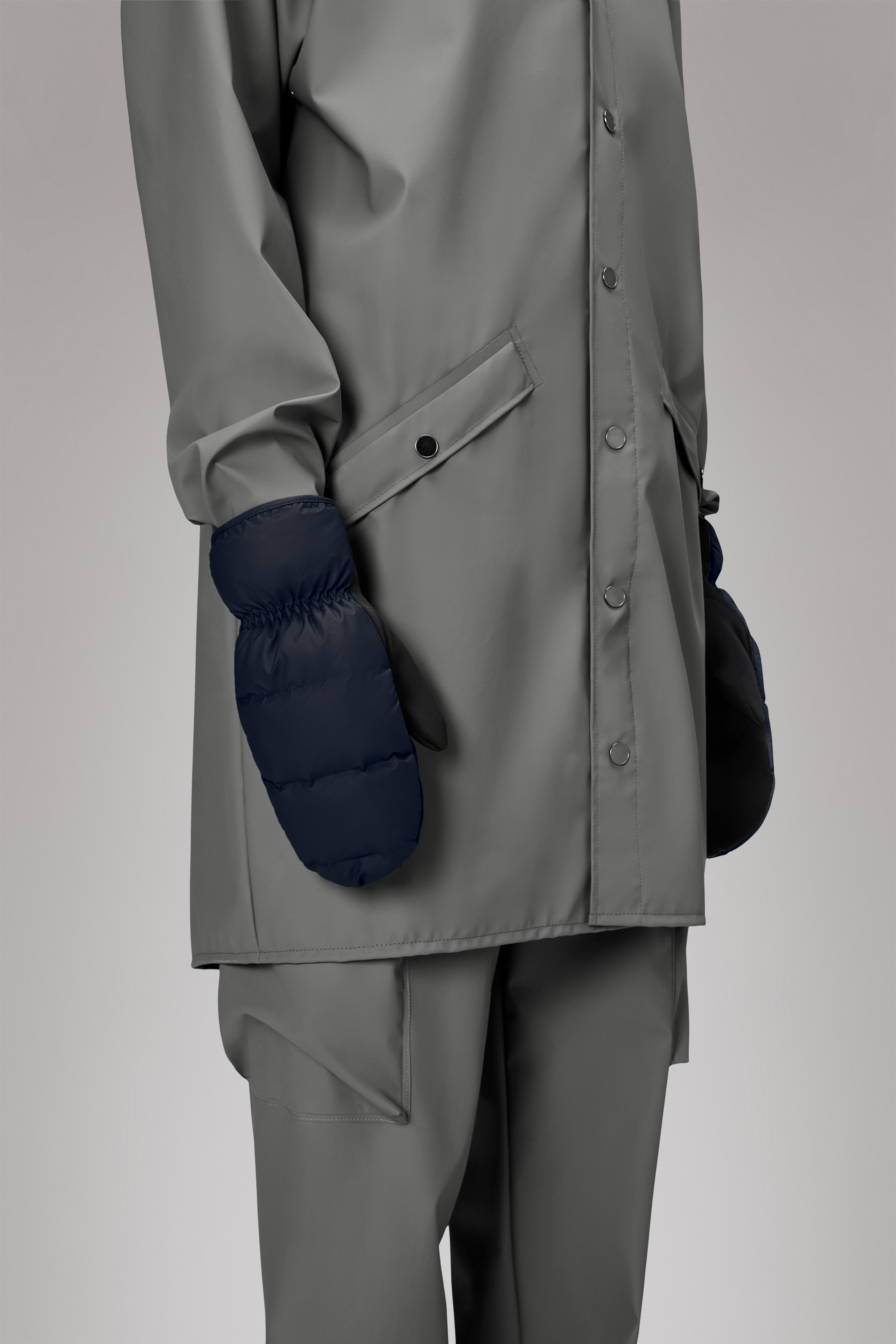 RAINS Lohja Puffer Mittens Navy Gloves