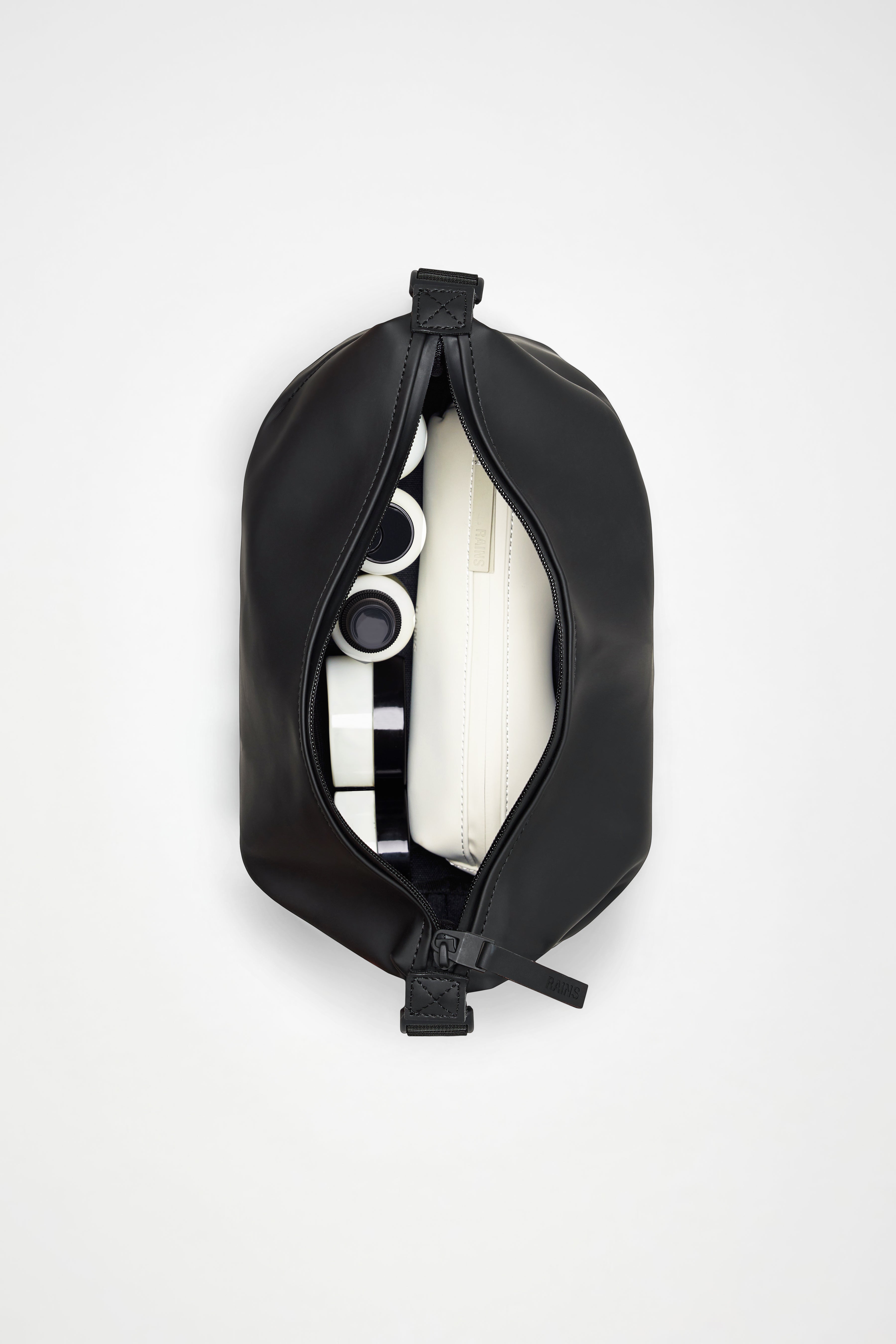 RAINS Hilo Wash Bag Amp Wash Bag