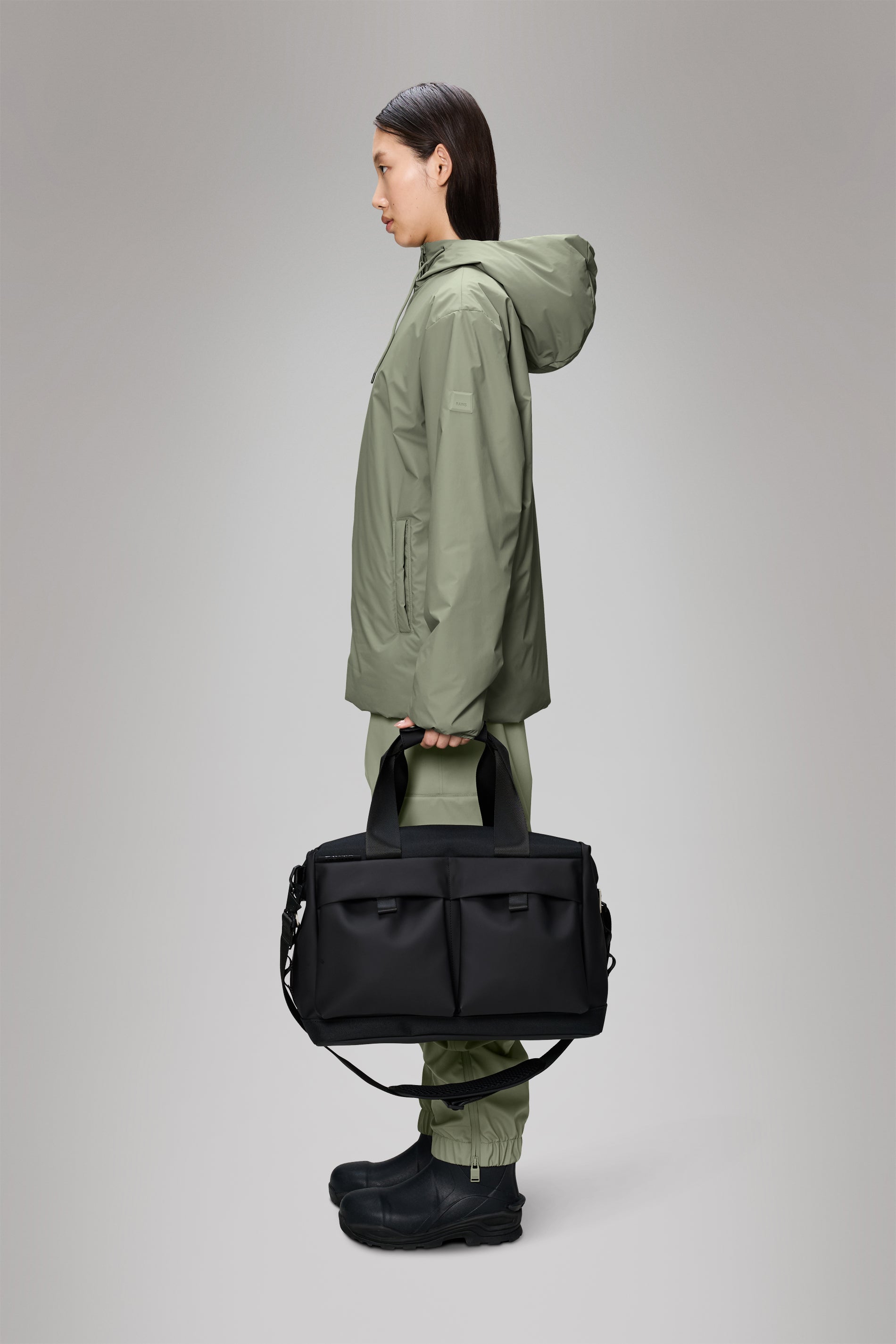 RAINS Otaru Weekend Bag Small Black 23L H37 x D19 x W53 cm Weekender