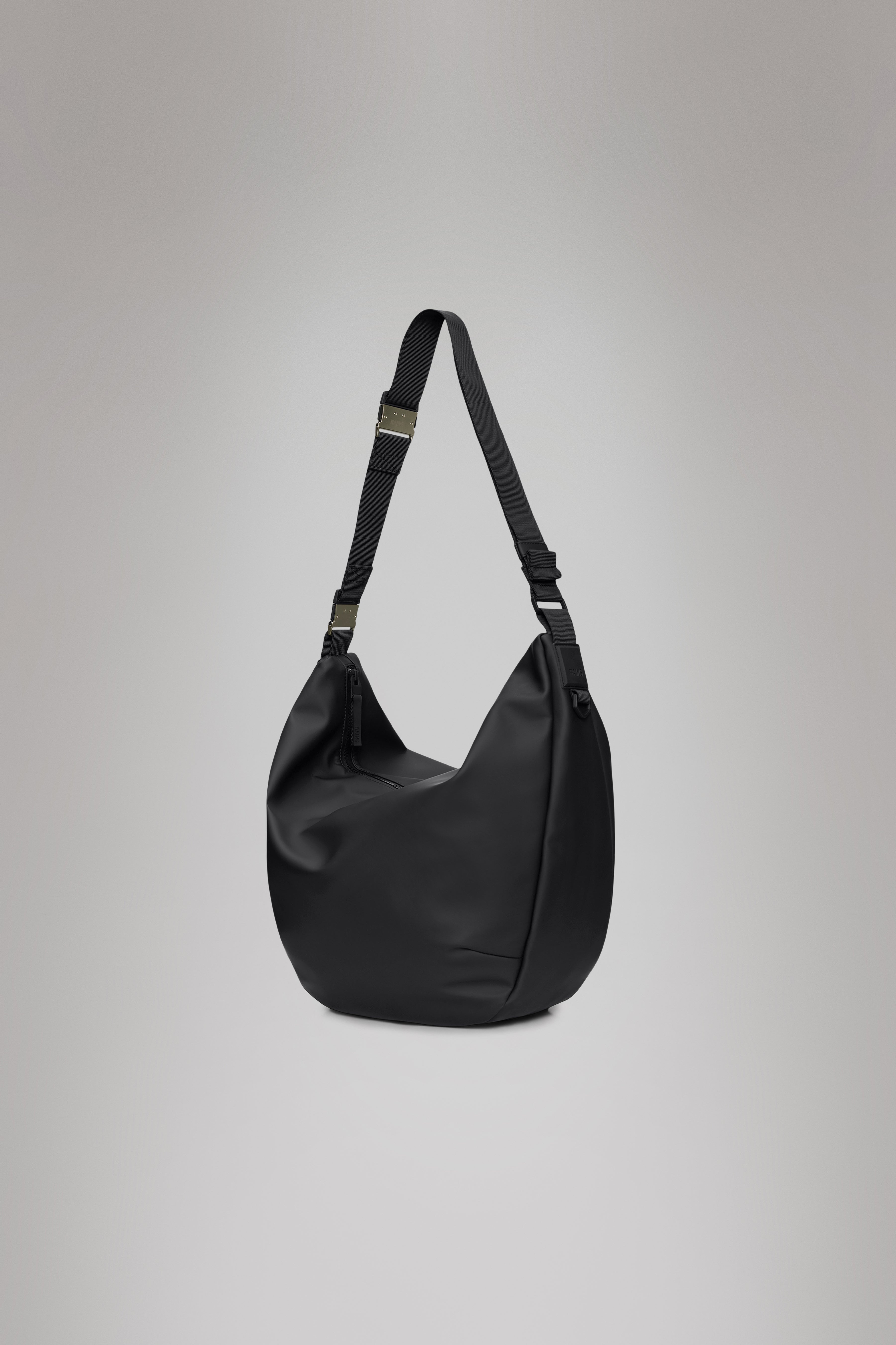 RAINS Valera Shoulder Bag Large Black 18L H38 x D13 x W53 cm Crossbody