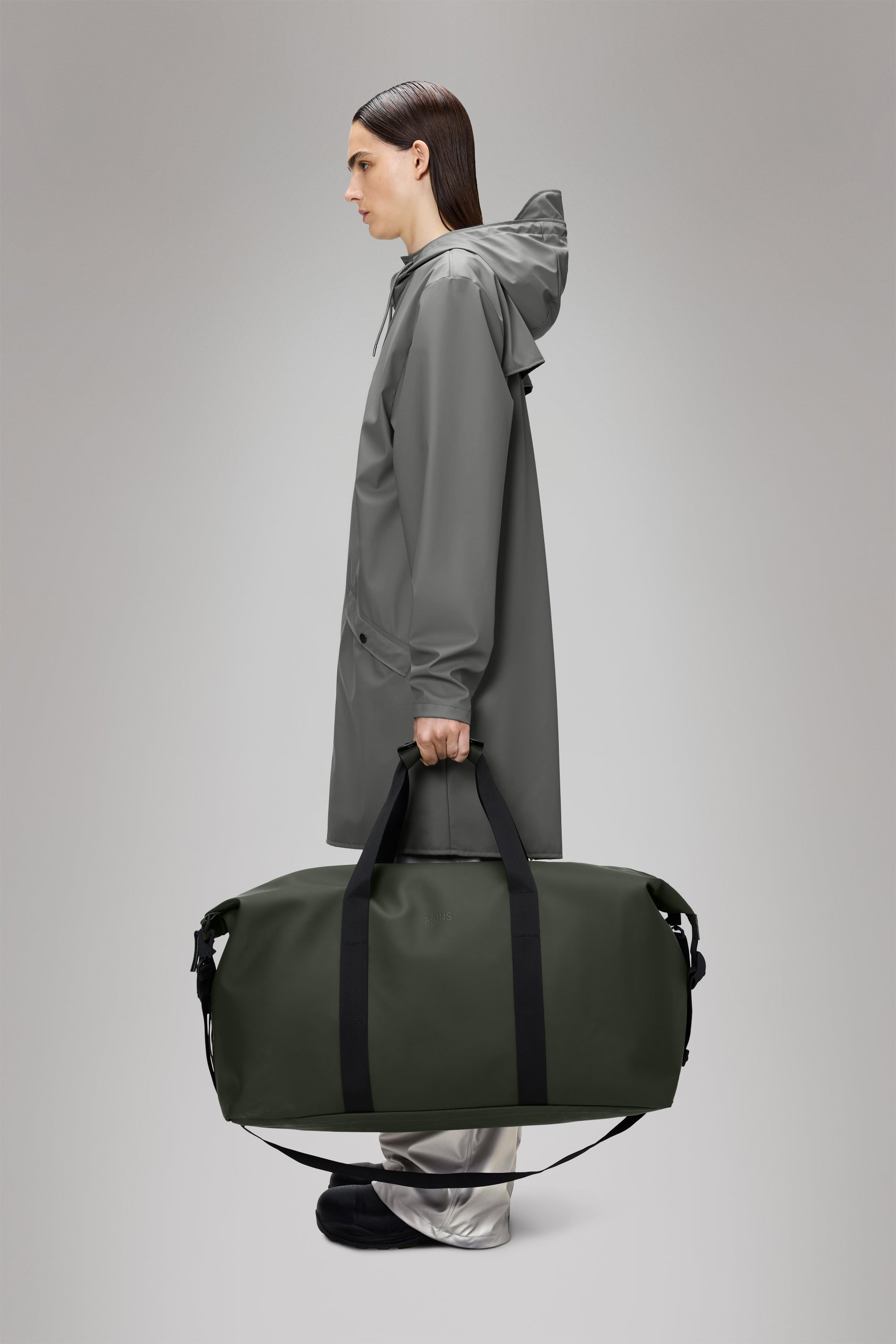 RAINS Hilo Weekend Bag Large Green 47L H40 x D27 x W70 cm Weekender