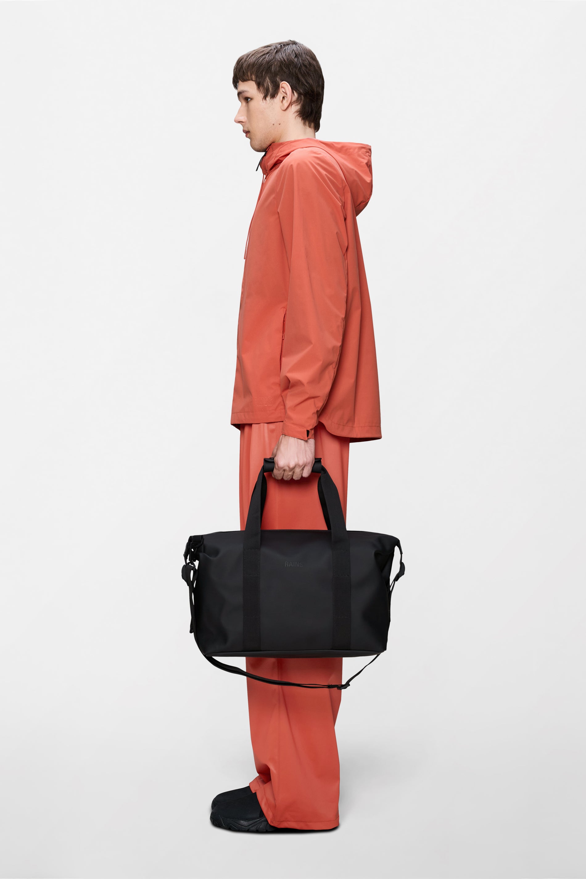 RAINS Hilo Weekend Bag Small Black 18L H26 x D20 x W40 cm Weekender