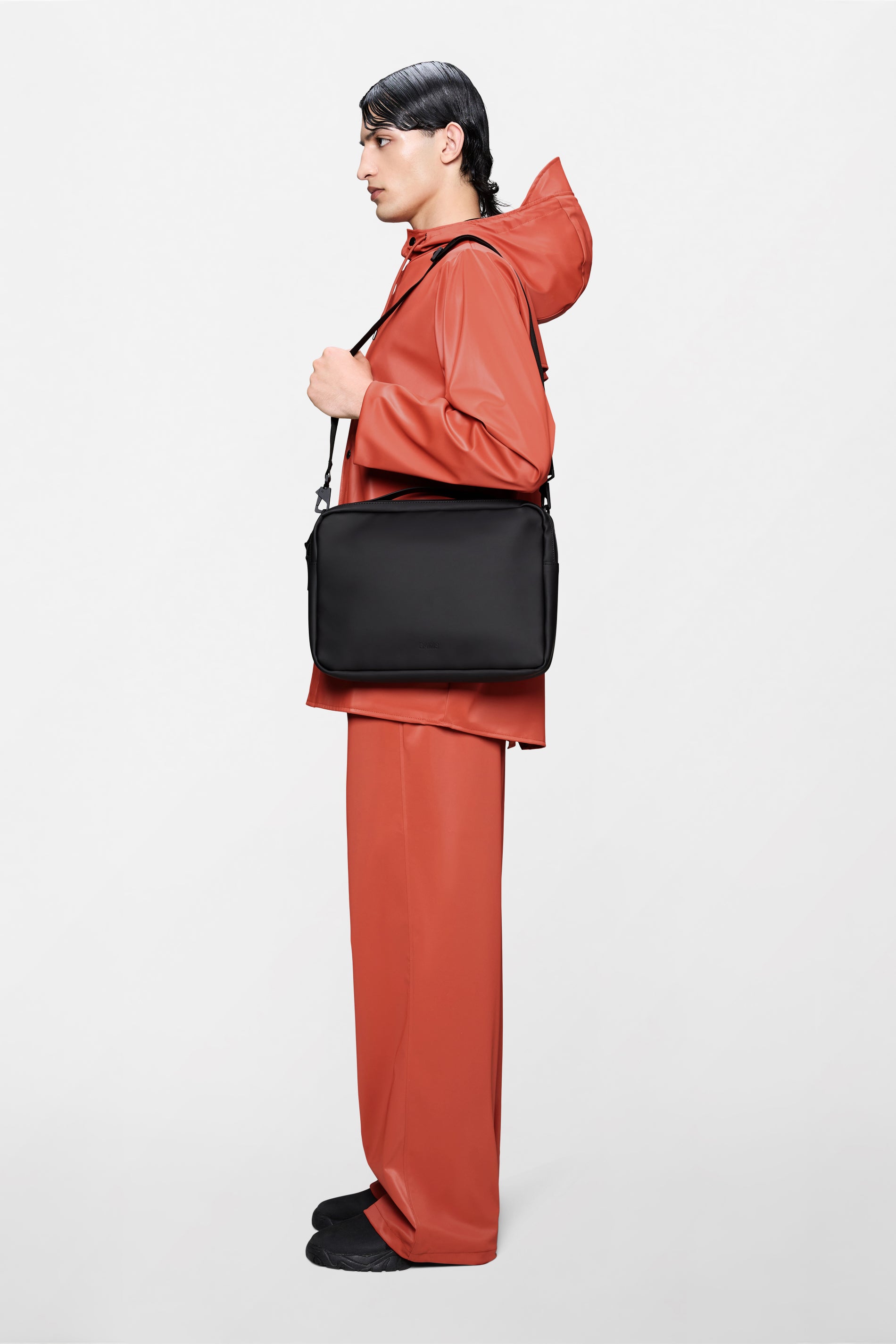 RAINS Laptop Bag 13″/14″ Black 4.80L H25 x D5.50 x W35 cm Laptop bag