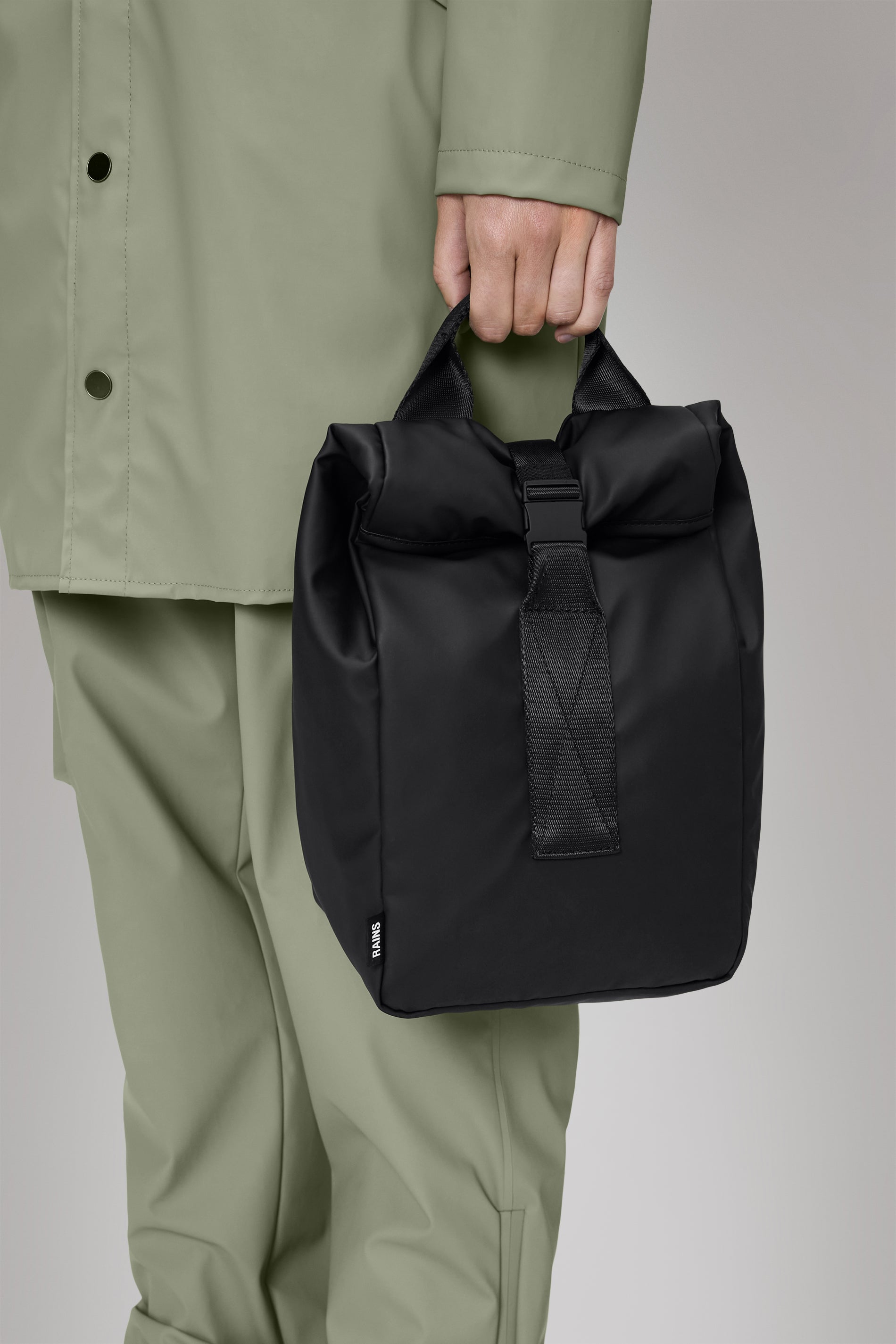 Rains Soft Cooler Lunch Bag Black 9.50L H39 x D14 x W19 cm Lunch Bag