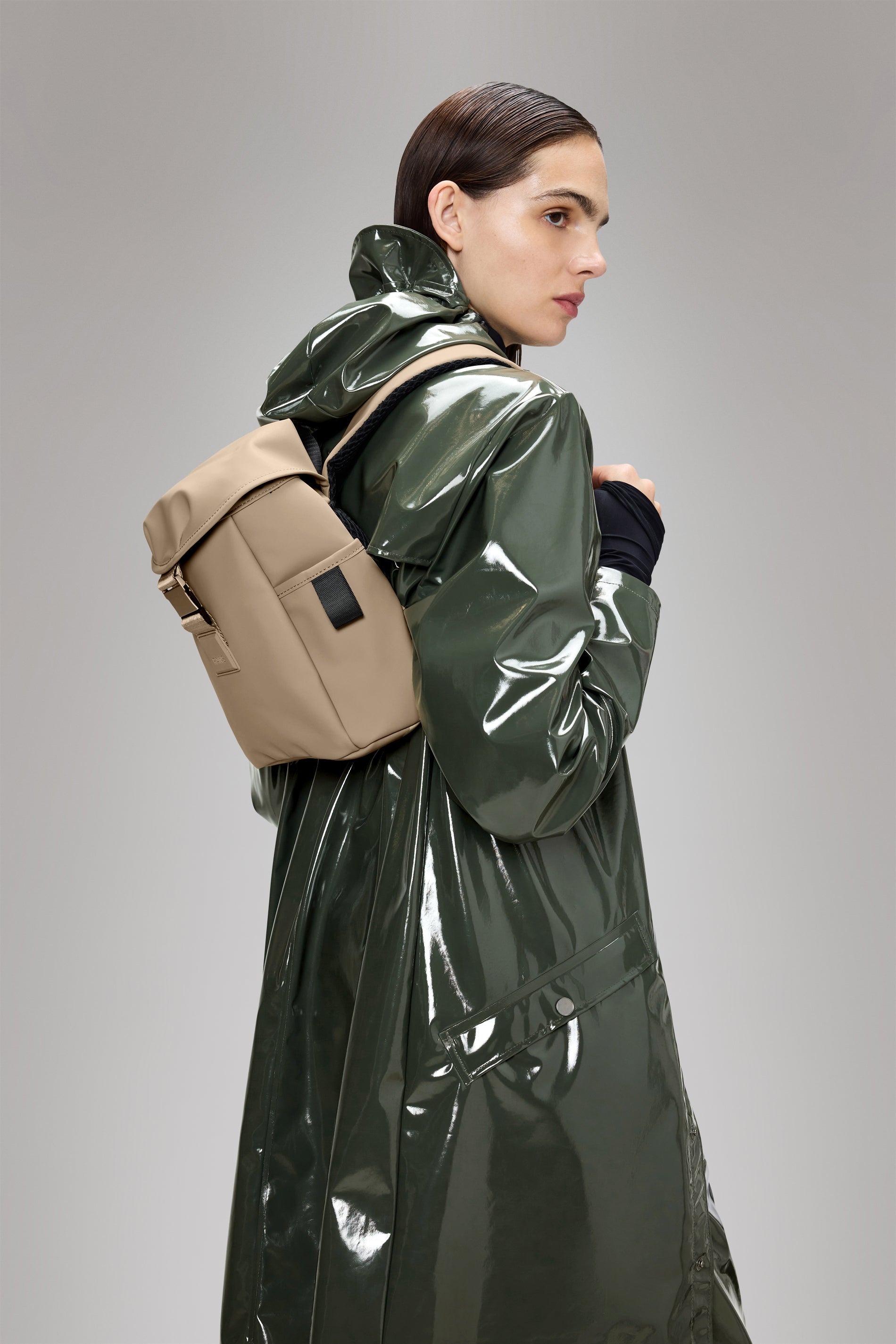 RAINS Valera Bucket Backpack Mini Beige 6.80L H26 x D10 x W22 cm Backpack