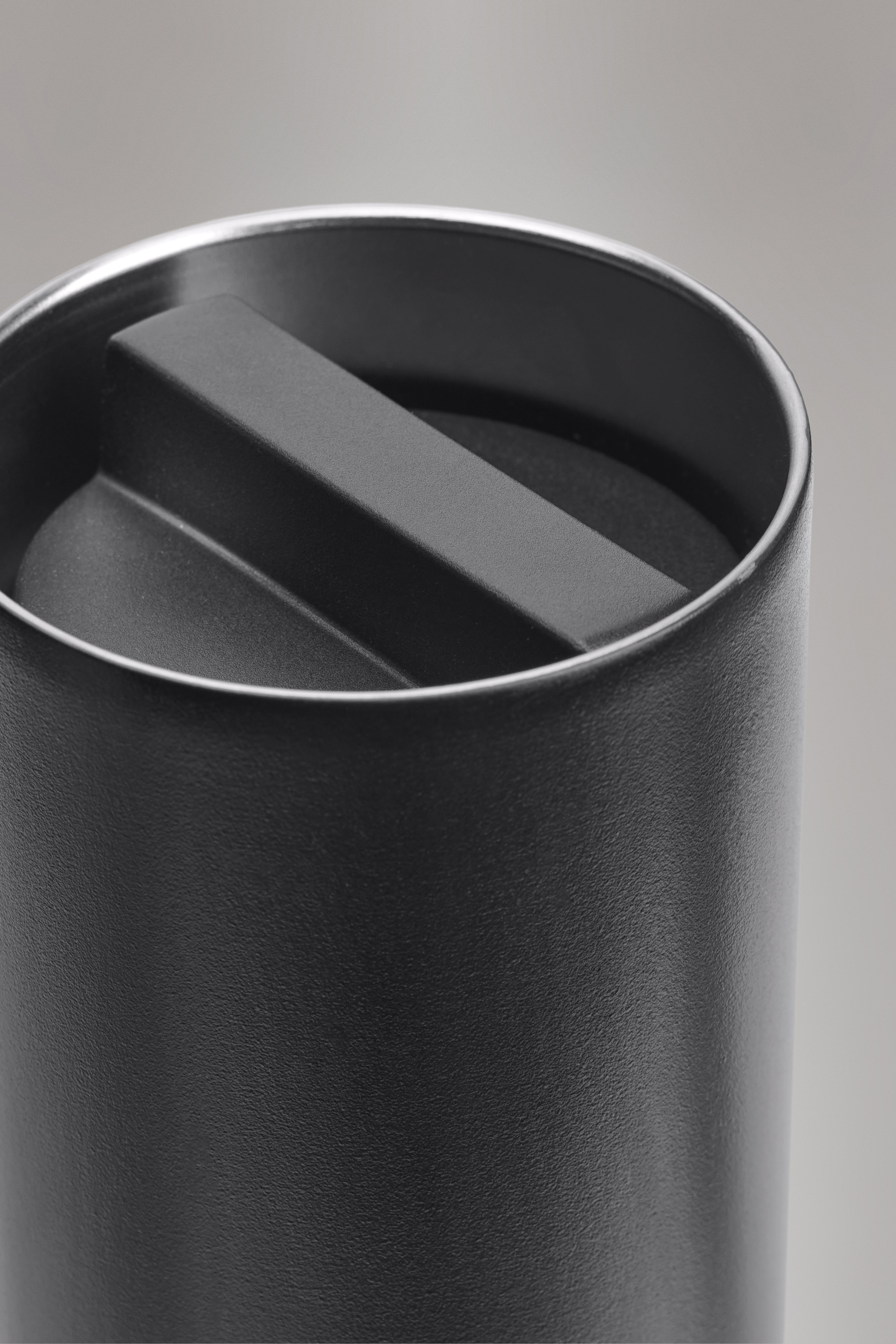 RAINS Insulated Flask 500ml Black Drink wear