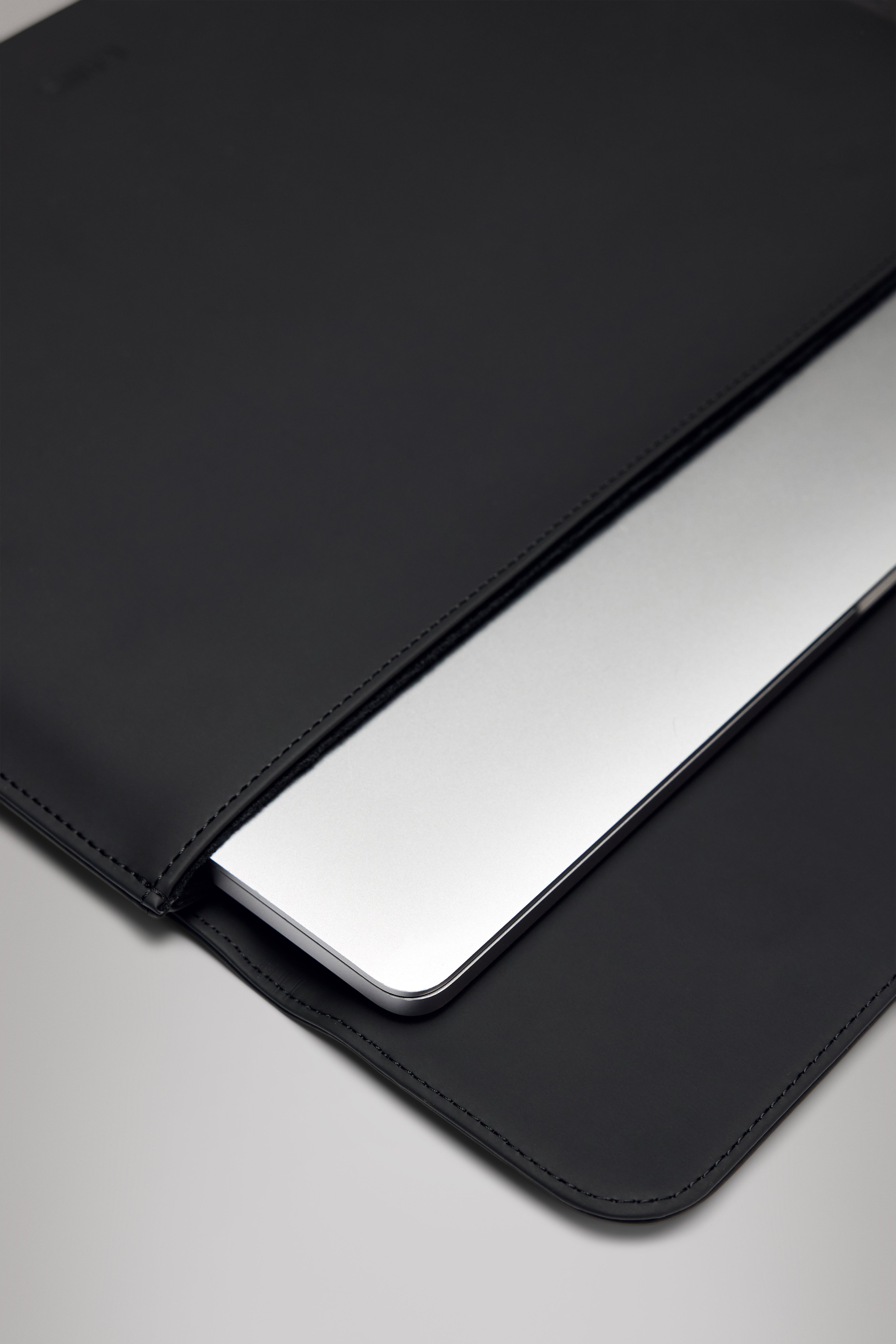 RAINS Laptop Portfolio 15″/16″ Beige 0.60L H30 x D0 x W38.50 cm Laptop bag