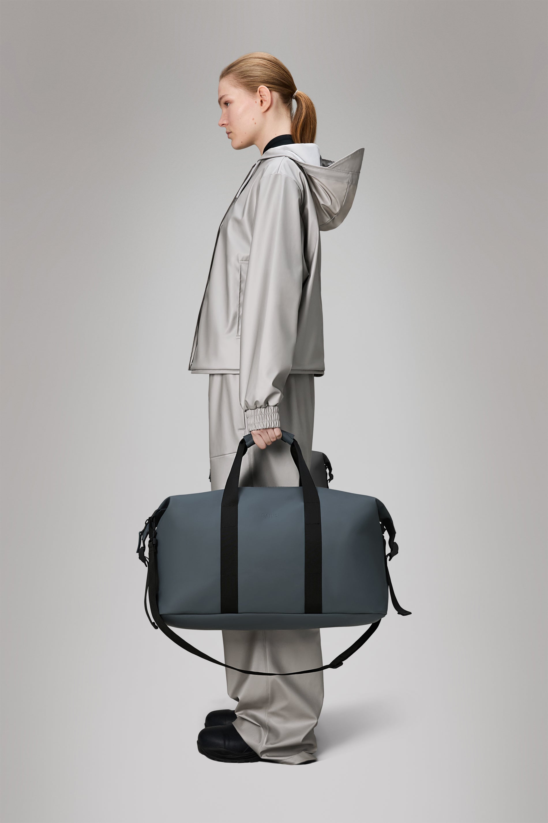 RAINS Hilo Weekend Bag Lagoon 36L H39 x D26 x W52 cm Weekender