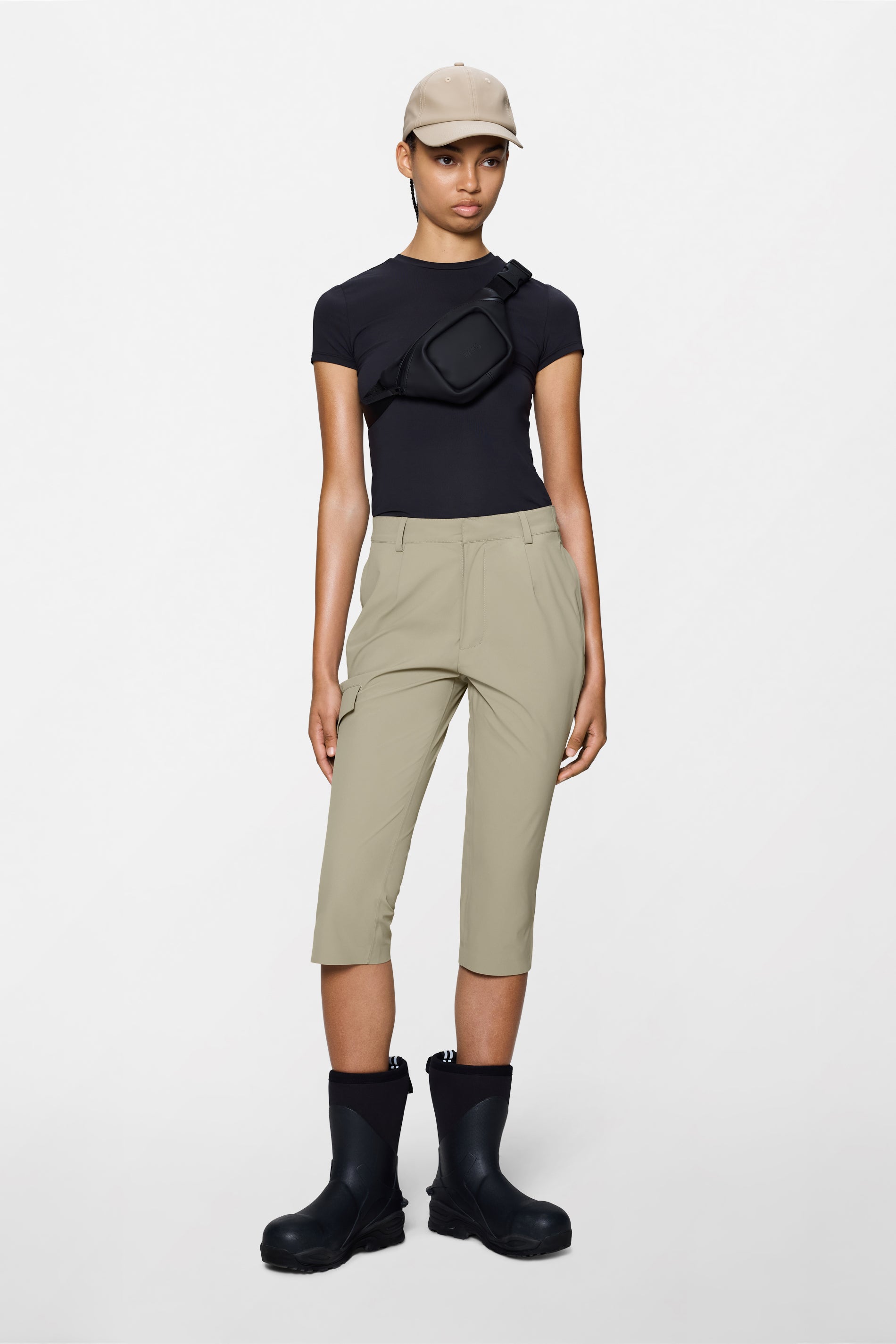 RAINS Suva Hardshell W Capri Beige Pants