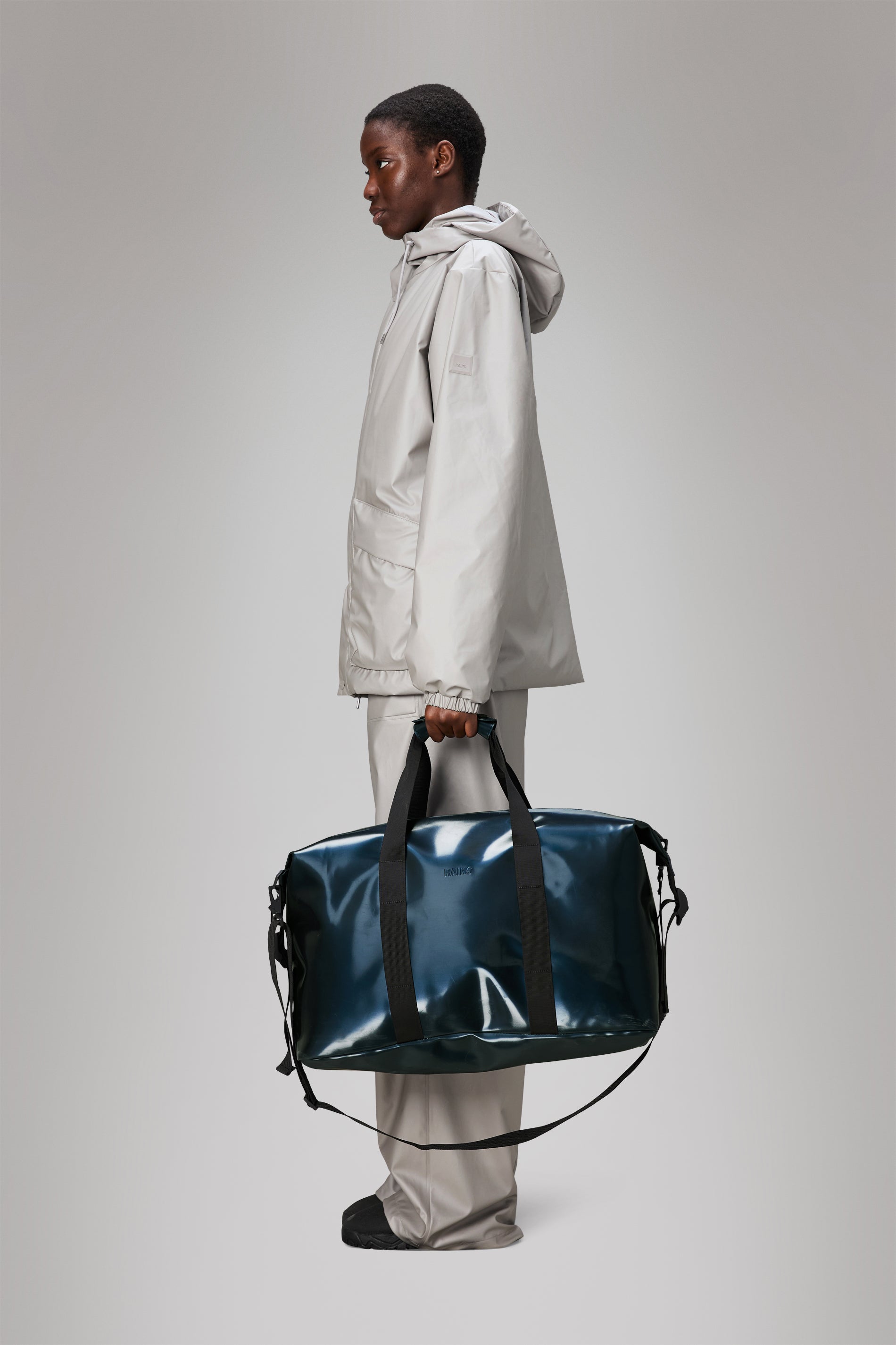 RAINS Hilo Weekend Bag Spill 36L H35 x D26 x W62 cm Weekender