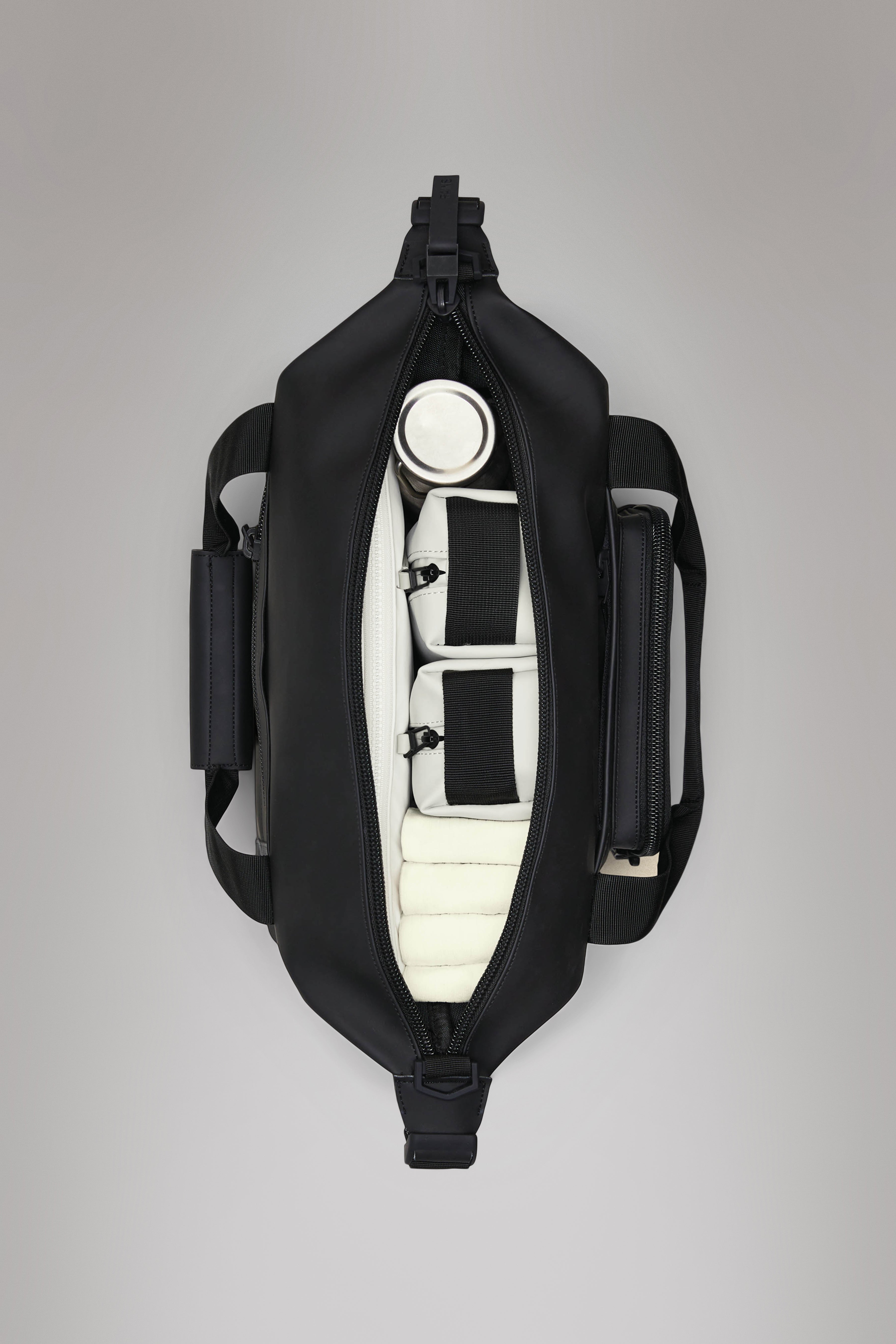 RAINS Texel Kit Bag Black 36L H31 x D14 x W44 cm Weekender