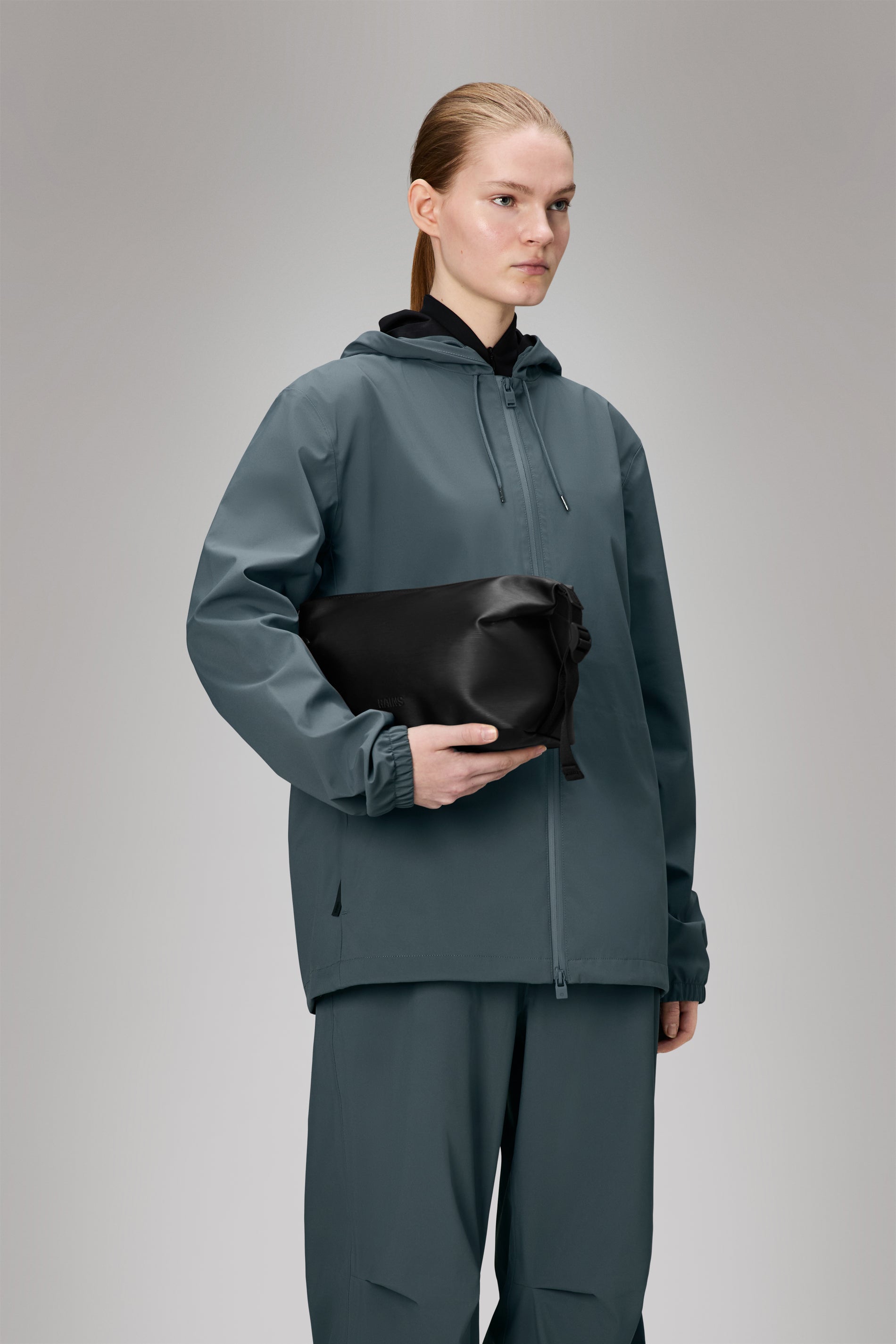 RAINS Hilo Wash Bag Black Grain 4.40L H18 x D12 x W26 cm Wash Bag